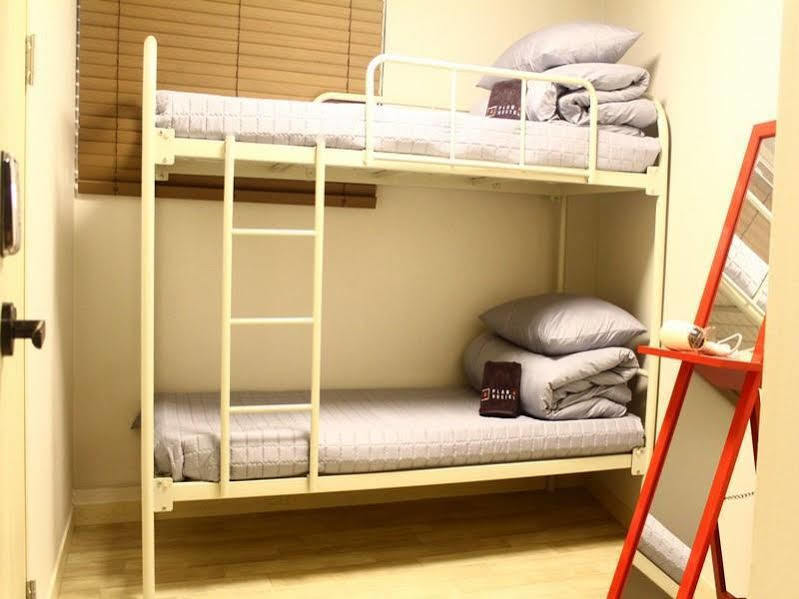 Plan A Hostel in Dongdaemun Seoul Bagian luar foto