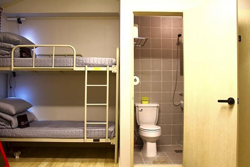 Plan A Hostel in Dongdaemun Seoul Bagian luar foto