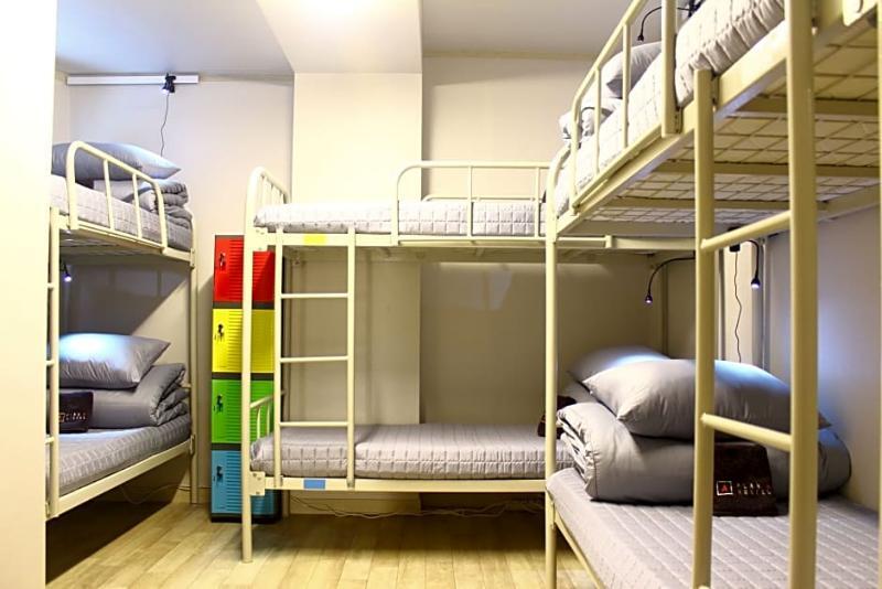 Plan A Hostel in Dongdaemun Seoul Bagian luar foto